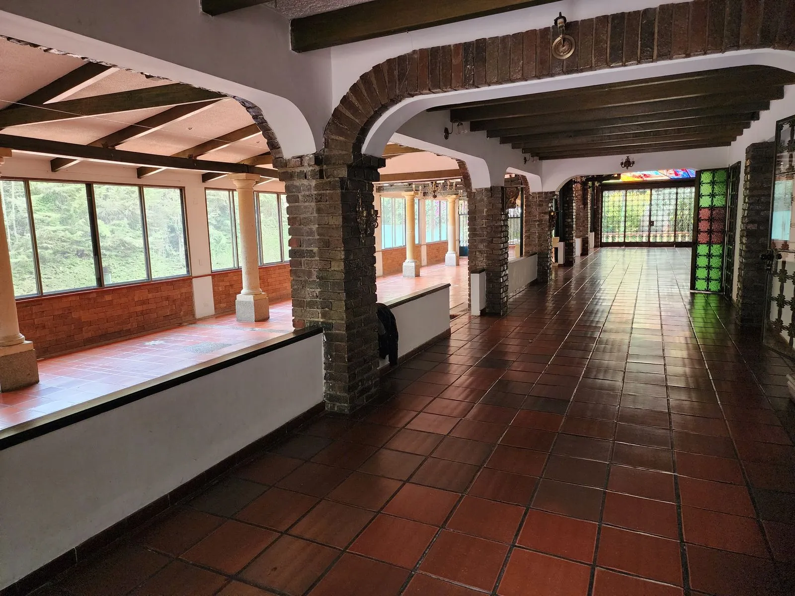 Arcos del salón
